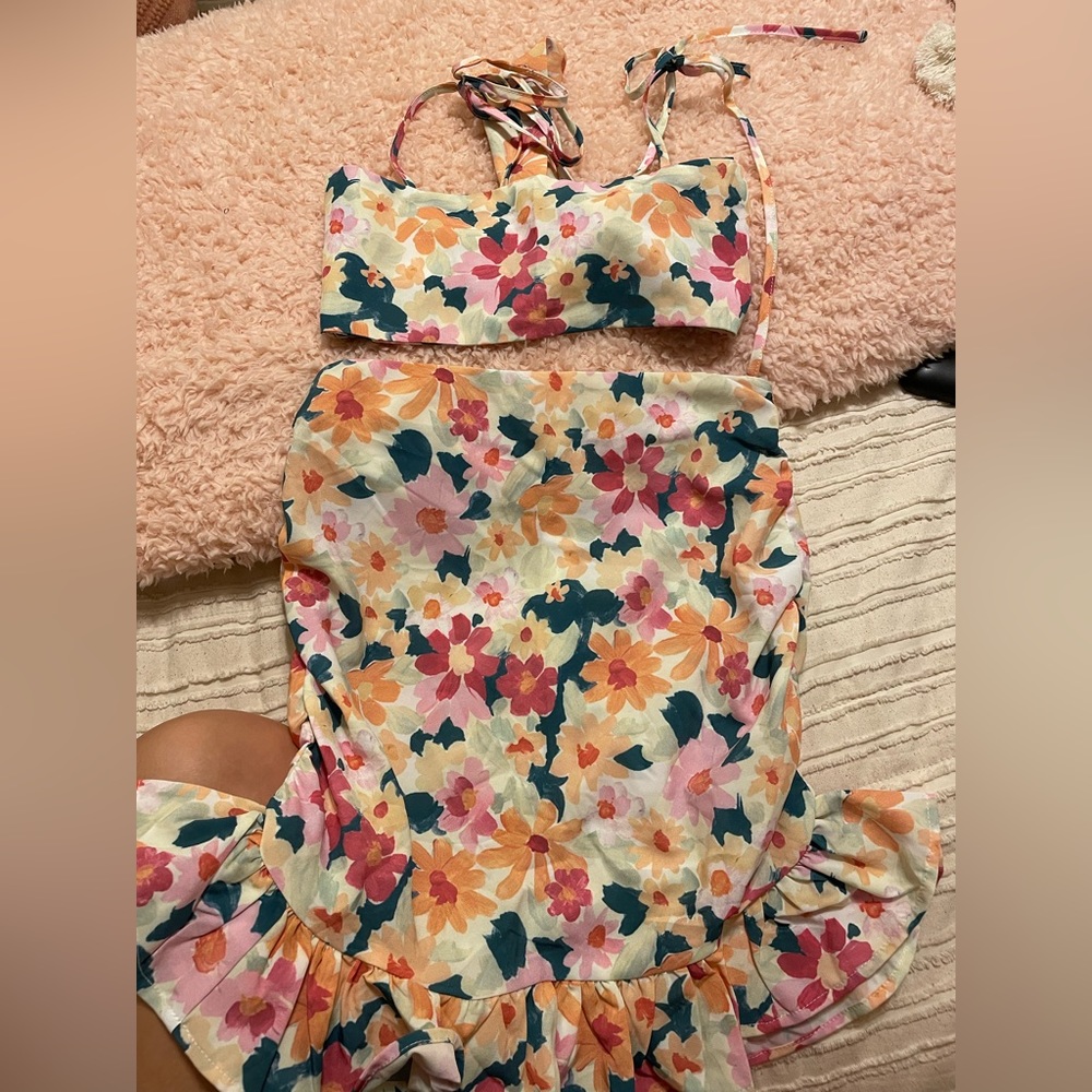 MATCHING SET - Picture 1 of 2